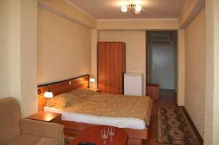 Гостиница Парадиз Отель Адлер Стандартный двухместный номер с 2 отдельными кроватями-2